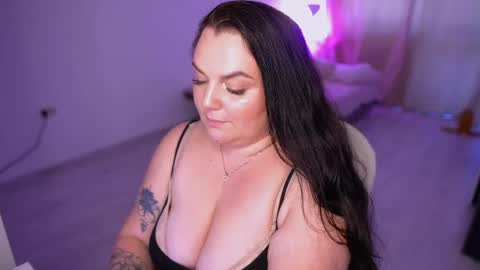 Snapshot of amalia_minkxx chatting on May 24, 12:43 pm amalia_minkxx online show from May 24, 12:43 pm