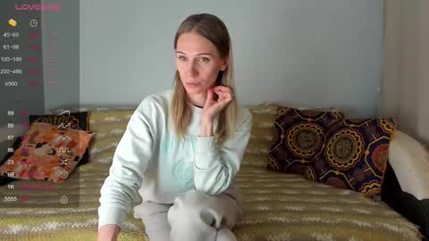 Amalia online show from December 3, 8:00 am