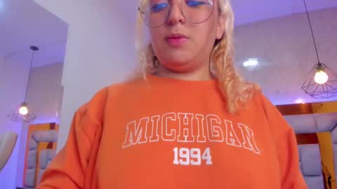 Amalia Im Back See you soon this January 7 at 10 pm Colombia time online show from February 16, 11:16 pm