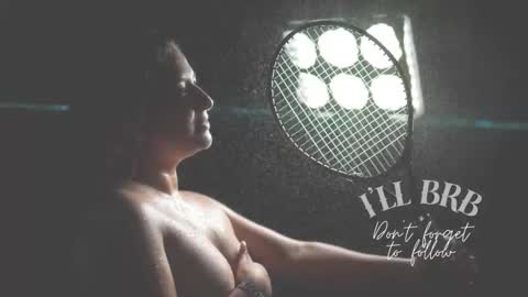 Amalia Im Back See you soon this January 7 at 10 pm Colombia time online show from October 19, 1:50 am