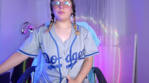 Snapshot of amalia_rosse_ chatting on December 20, 1:34 am Amalia Im Back See you soon this January 7 at 10 pm Colombia time online show from December 20, 1:34 am