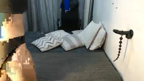 Snapshot of amaliafox11 chatting on February 9, 1:35 pm amaliafox11 online show from February 9, 1:35 pm