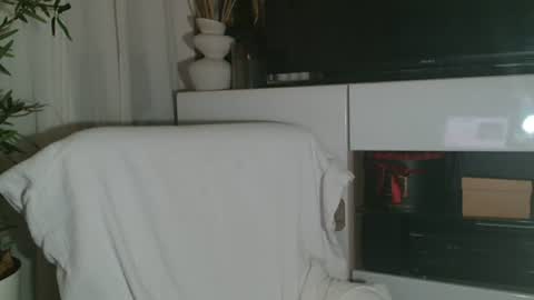 Angel or Demon online show from July 22, 8:50 am