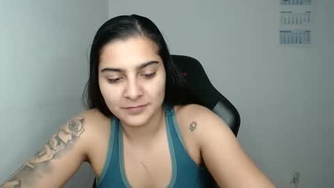 The queen of the biceps  online show from November 27, 7:38 pm