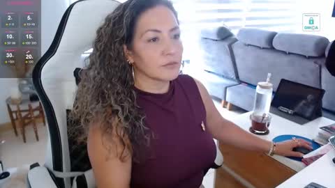 Snapshot of amanda_bella1 chatting on February 15, 9:44 pm Amanda online show from February 15, 9:44 pm