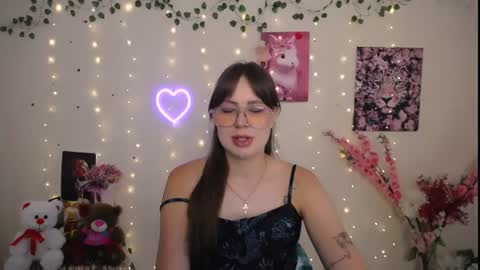Snapshot of amanda_bright_ chatting on July 4, 7:03 am amanda_bright_ online show from July 4, 7:03 am