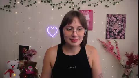 Snapshot of amanda_bright_ chatting on July 14, 10:43 am amanda_bright_ online show from July 14, 10:43 am