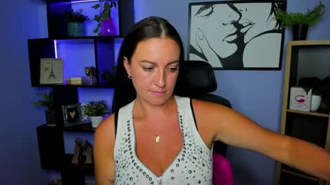 Snapshot of amanda_burn chatting on July 8, 2:10 pm Amanda online show from July 8, 2:10 pm