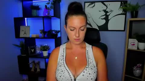 Snapshot of amanda_burn chatting on July 13, 1:14 pm Amanda online show from July 13, 1:14 pm