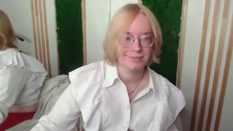 Hi im Amanda online show from June 20, 12:41 pm