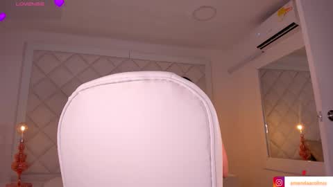 Snapshot of amanda_colin chatting on October 19, 4:35 am Amanda online show from October 19, 4:35 am