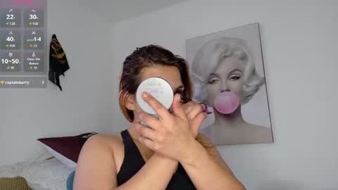 Snapshot of amanda_ferrer chatting on July 16, 1:17 pm amanda_ferrer online show from July 16, 1:17 pm
