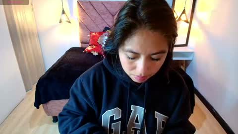 AMANDA FOX online show from April 15, 8:20 pm