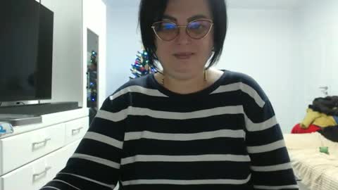 Snapshot of amanda_muller5 chatting on December 14, 10:03 pm Anda .. online show from December 14, 10:03 pm