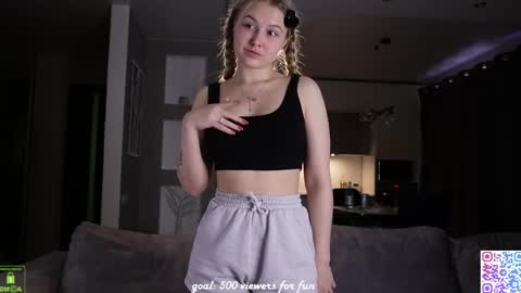 Snapshot of amanda_sayhey chatting on April 16, 5:19 am online show from April 16, 5:19 am