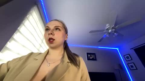 Amanda online show from April 28, 6:24 pm