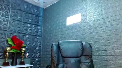 amandaleon online show from January 24, 6:57 am