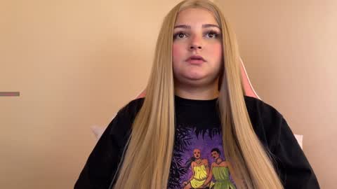 Amandha online show from January 2, 5:50 pm