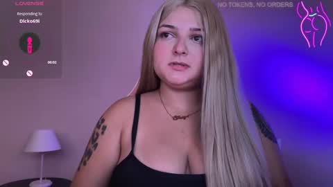 Amandha online show from March 8, 8:25 pm