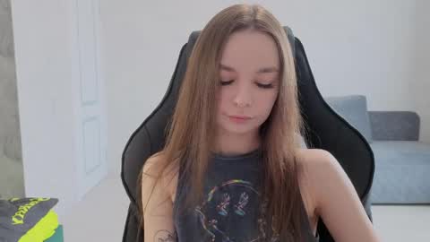 Mila online show from May 29, 11:41 am