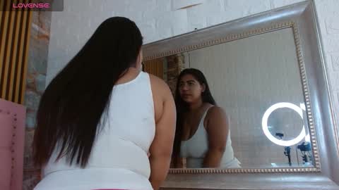 amara__hank online show from November 10, 1:43 pm