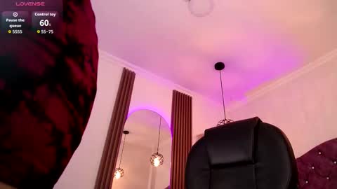 Snapshot of amara_davis1 chatting on September 9, 12:05 pm amara_davis1 online show from September 9, 12:05 pm