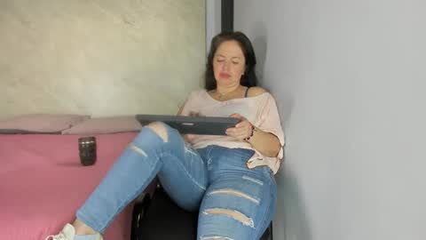 amara_luxe online show from November 25, 8:09 pm