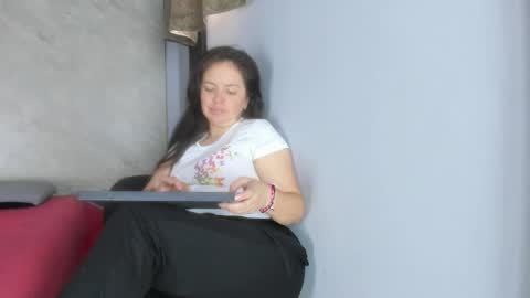 amara_luxe online show from November 29, 2:31 pm