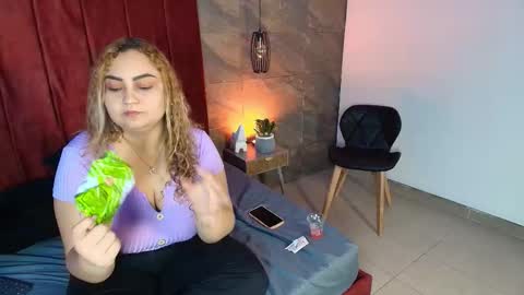 Snapshot of amara_silk_ chatting on March 1, 4:36 am amara_silk_ online show from March 1, 4:36 am