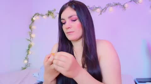 Amara Vega  online show from April 16, 1:01 pm