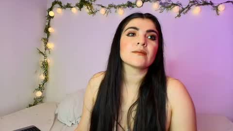 Snapshot of amara_vega chatting on April 24, 10:39 am Amara Vega online show from April 24, 10:39 am