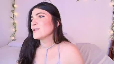 Snapshot of amara_vega chatting on April 27, 4:16 pm Amara Vega online show from April 27, 4:16 pm