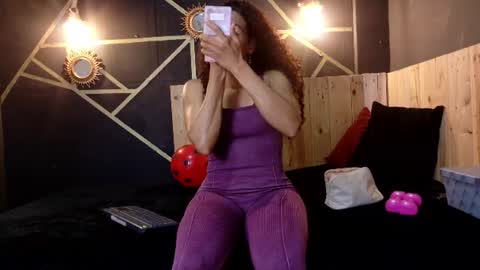 amara_vex online show from June 19, 12:31 pm