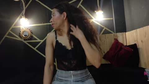 amara_vex online show from July 1, 12:40 pm