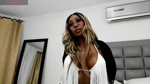 amaraluxe online show from October 11, 2:11 am