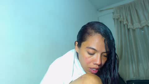 Amara Julia online show from January 3, 1:05 am