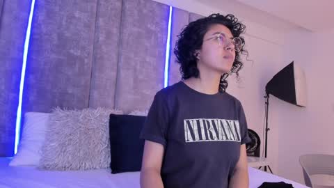 Snapshot of amarettho chatting on January 23, 2:28 pm Emily online show from January 23, 2:28 pm