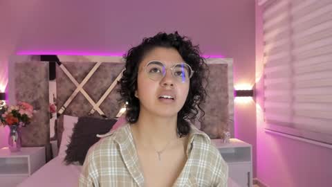 Snapshot of amarettho chatting on January 28, 4:30 pm Emily online show from January 28, 4:30 pm