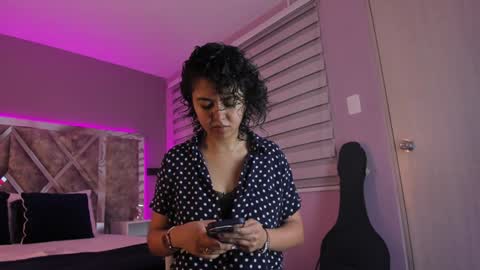 Snapshot of amarettho chatting on February 1, 11:21 am Emily online show from February 1, 11:21 am