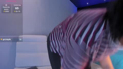 Snapshot of amarettho chatting on February 3, 2:13 pm Emily online show from February 3, 2:13 pm