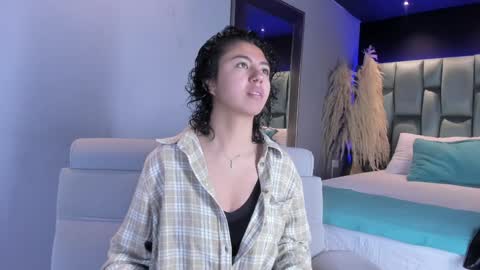 Snapshot of amarettho chatting on February 6, 11:10 am Emily online show from February 6, 11:10 am