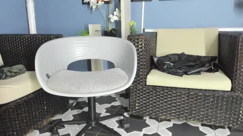 Snapshot of amarettho chatting on February 9, 11:04 am Emily online show from February 9, 11:04 am