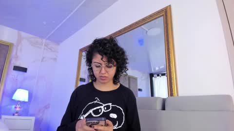 Snapshot of amarettho chatting on February 10, 3:32 pm Emily online show from February 10, 3:32 pm