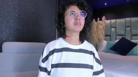 Snapshot of amarettho chatting on March 5, 3:07 pm Emily online show from March 5, 3:07 pm