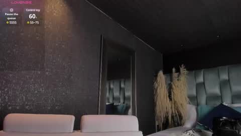 Snapshot of amarettho chatting on March 10, 11:53 am Emily online show from March 10, 11:53 am