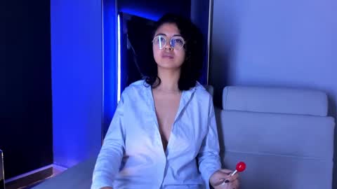 Snapshot of amarettho chatting on September 18, 3:14 pm Emily online show from September 18, 3:14 pm