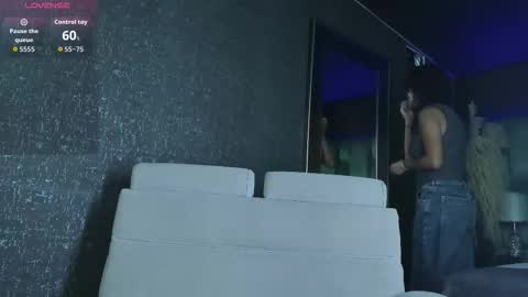 Snapshot of amarettho chatting on October 1, 10:43 am Emily online show from October 1, 10:43 am