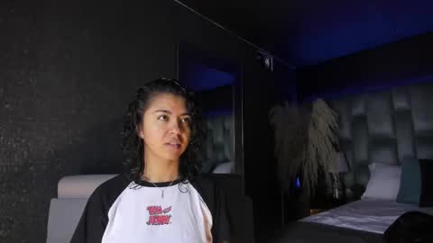 Snapshot of amarettho chatting on October 13, 11:21 am Emily online show from October 13, 11:21 am