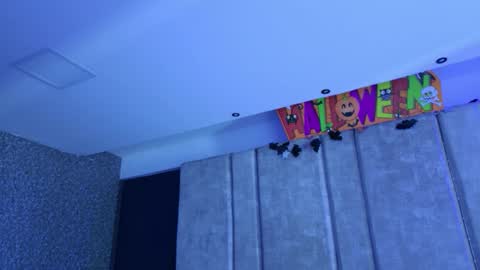 Snapshot of amarettho chatting on November 3, 11:11 am Emily online show from November 3, 11:11 am