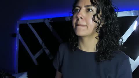 Snapshot of amarettho chatting on November 6, 11:33 am Emily online show from November 6, 11:33 am